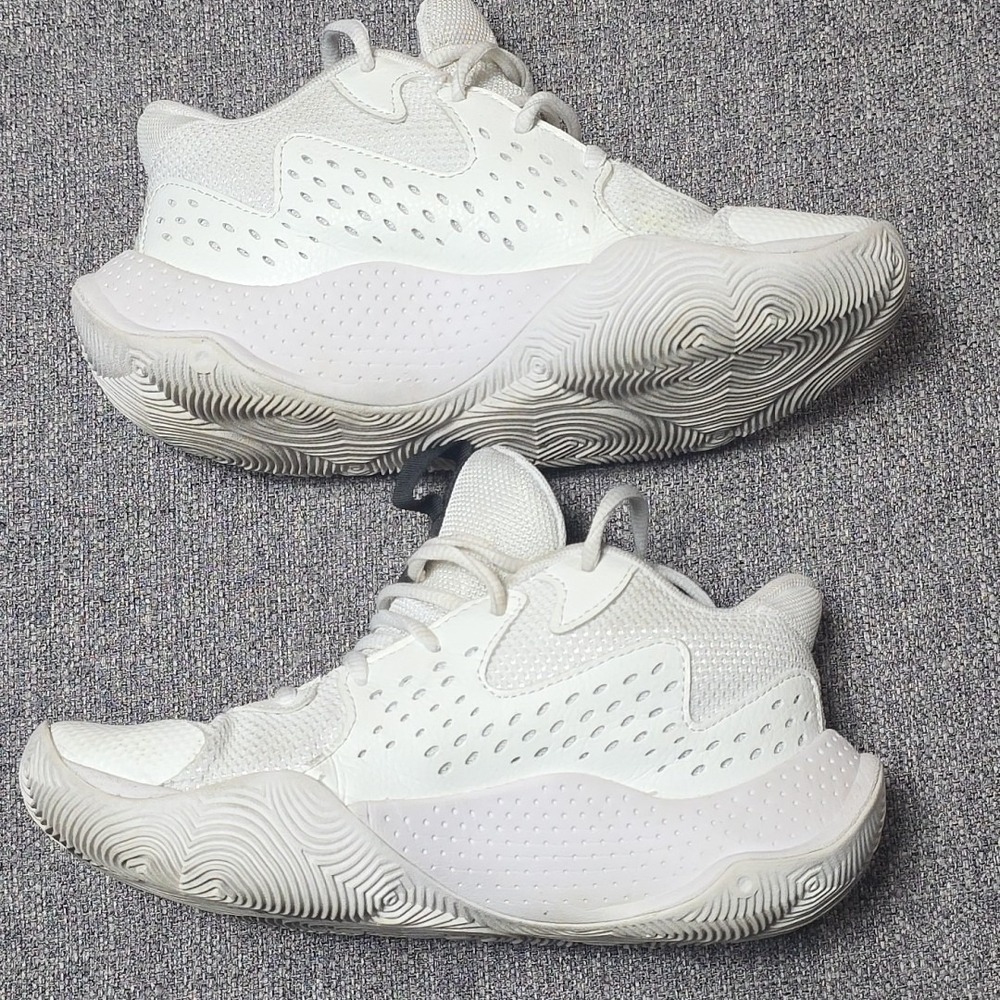 Under Armour UA Jet '23 AP White HaloGray Youth 4.5Y Sneakers Shoes